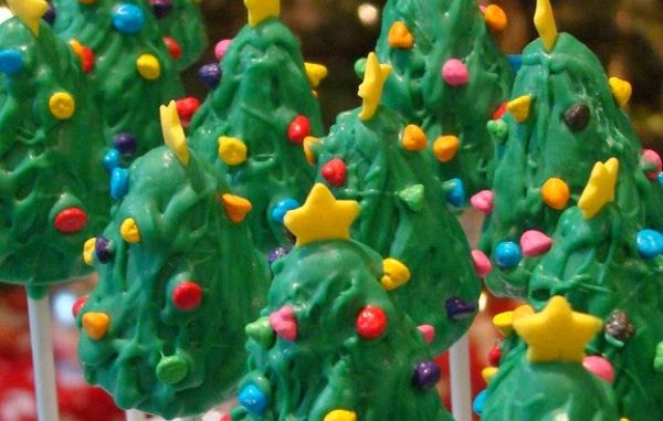 Christmas-Tree-Cake-Pops-e1347029070260